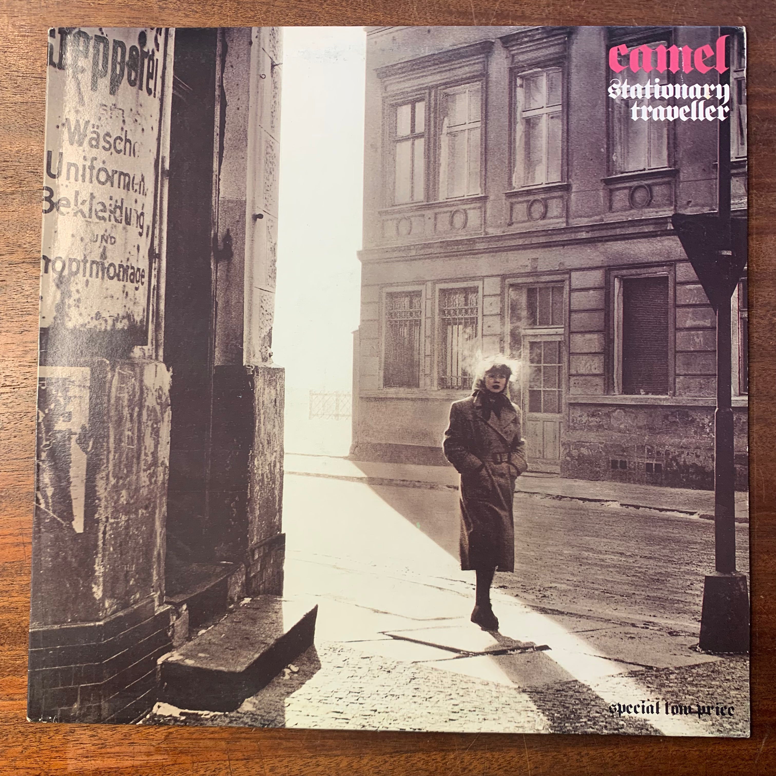 CAMEL - STATIONARY TRAVELLER