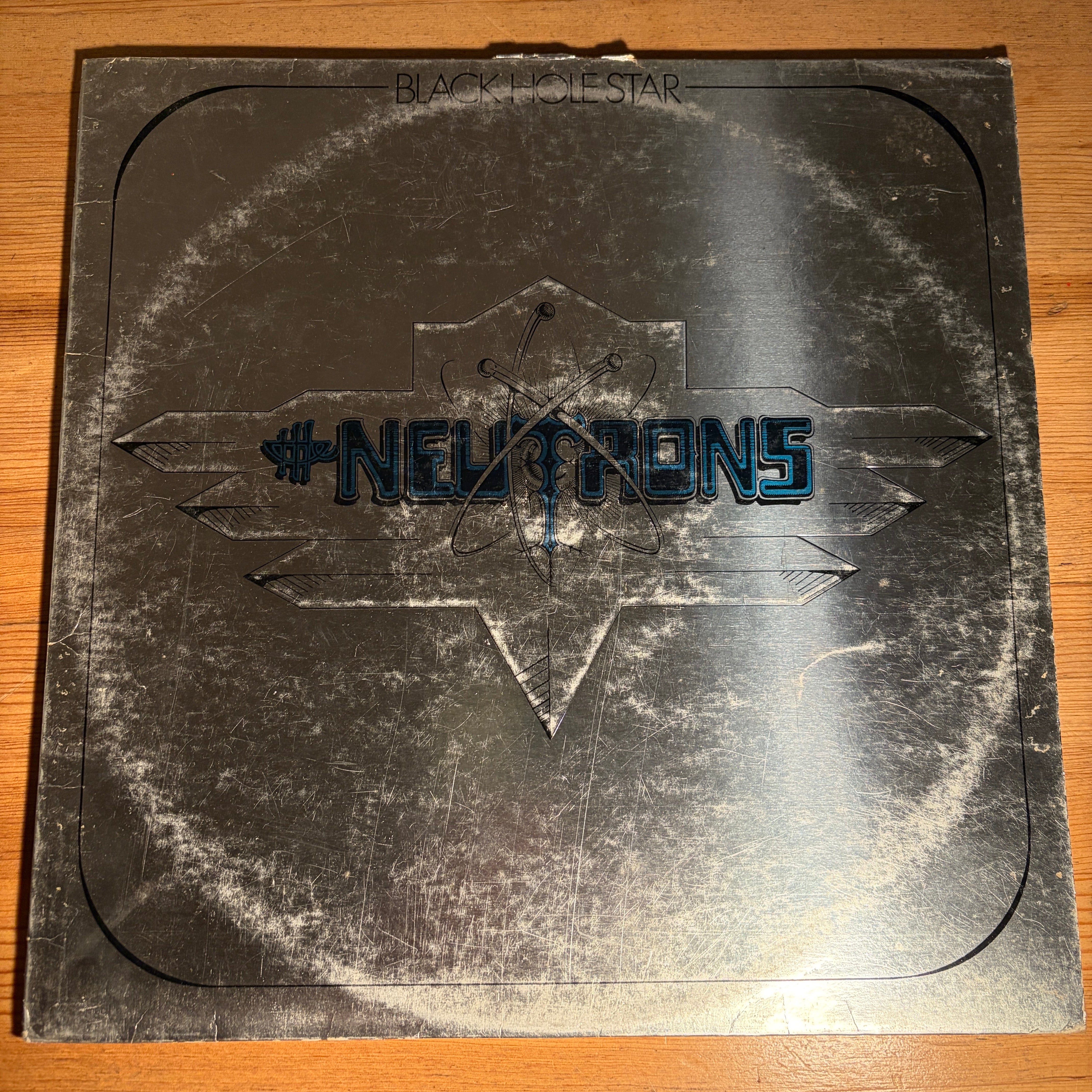 NEUTRONS, THE - BLACK HOLE STAR
