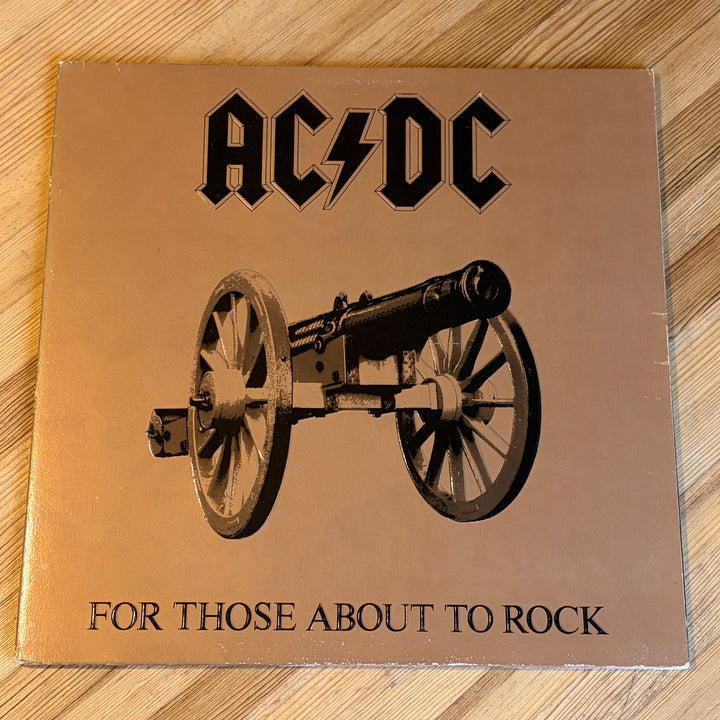 AC/DC - FOR THOSE ABOUT TO ROCK (WE SALUTE YOU)