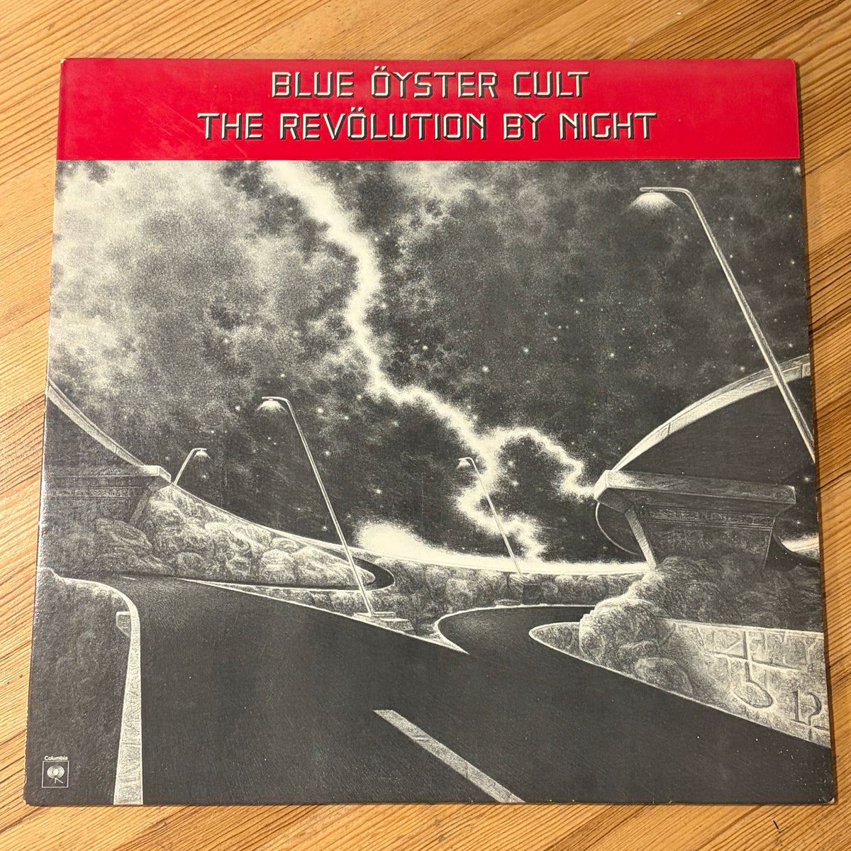 BLUE OYSTER CULT - THE REVOLUTION BY NIGHT