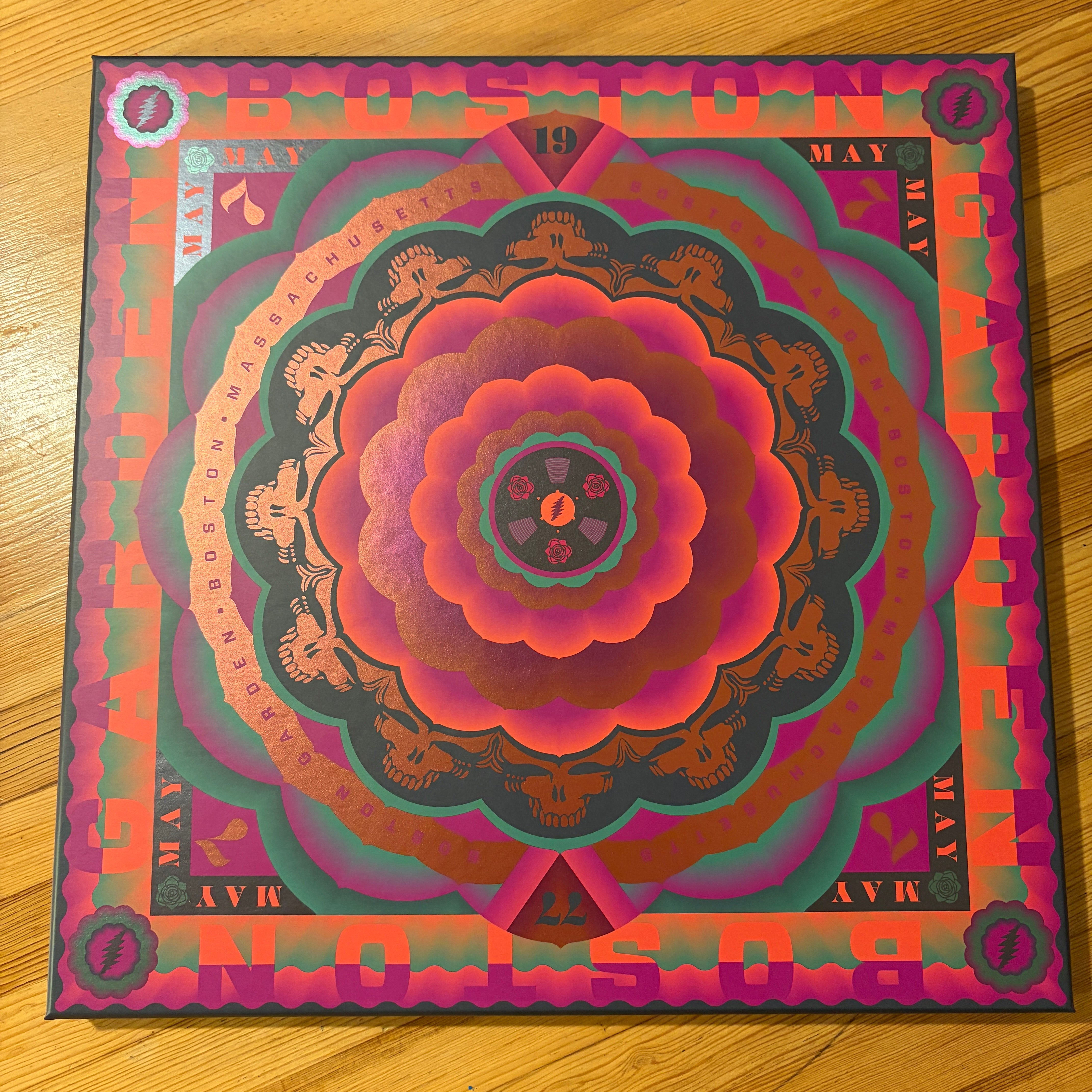 GRATEFUL DEAD, THE - BOSTON GARDEN 5/7/1977