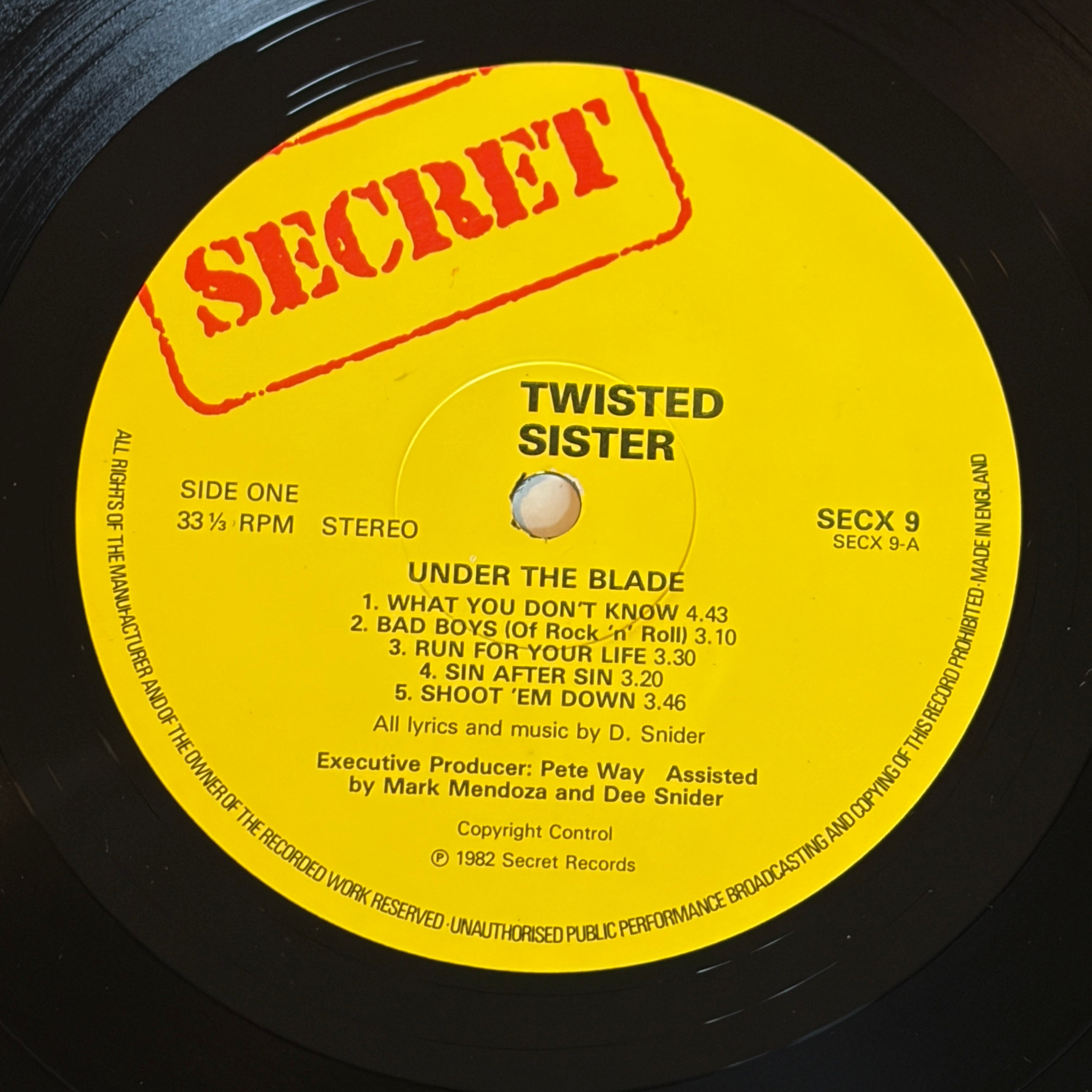 TWISTED SISTER - UNDER THE BLADE U.K.