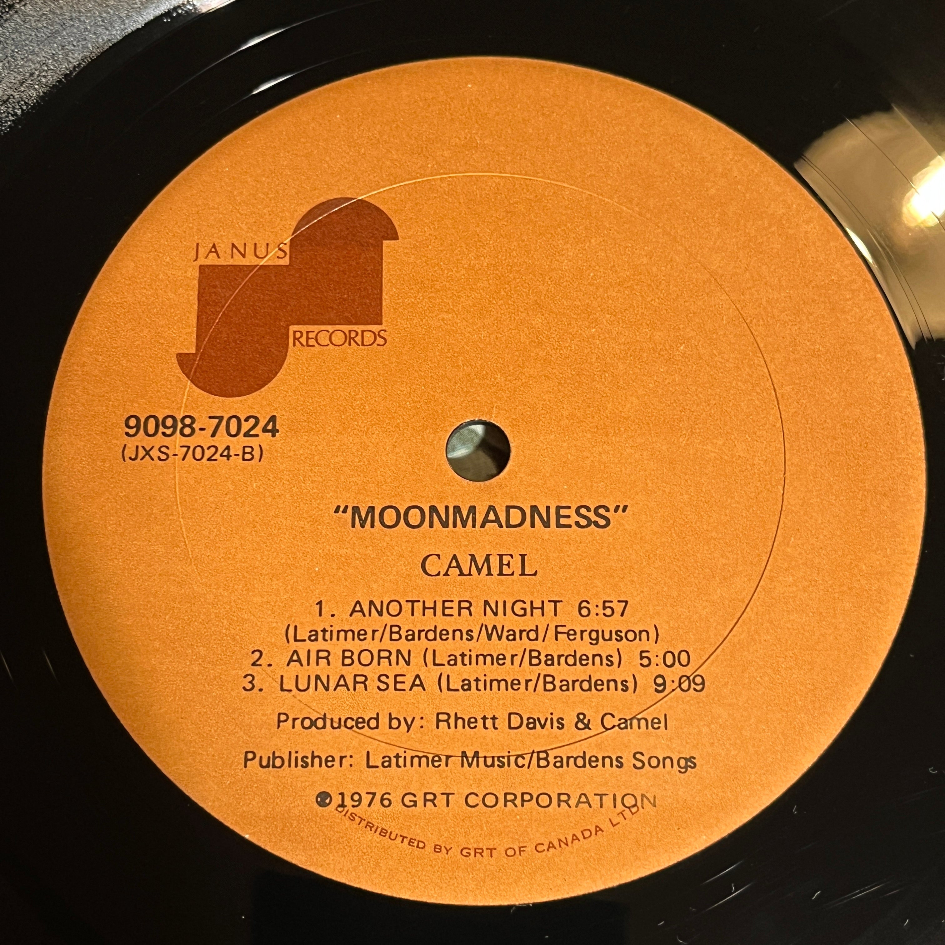 CAMEL - MOONMADNESS