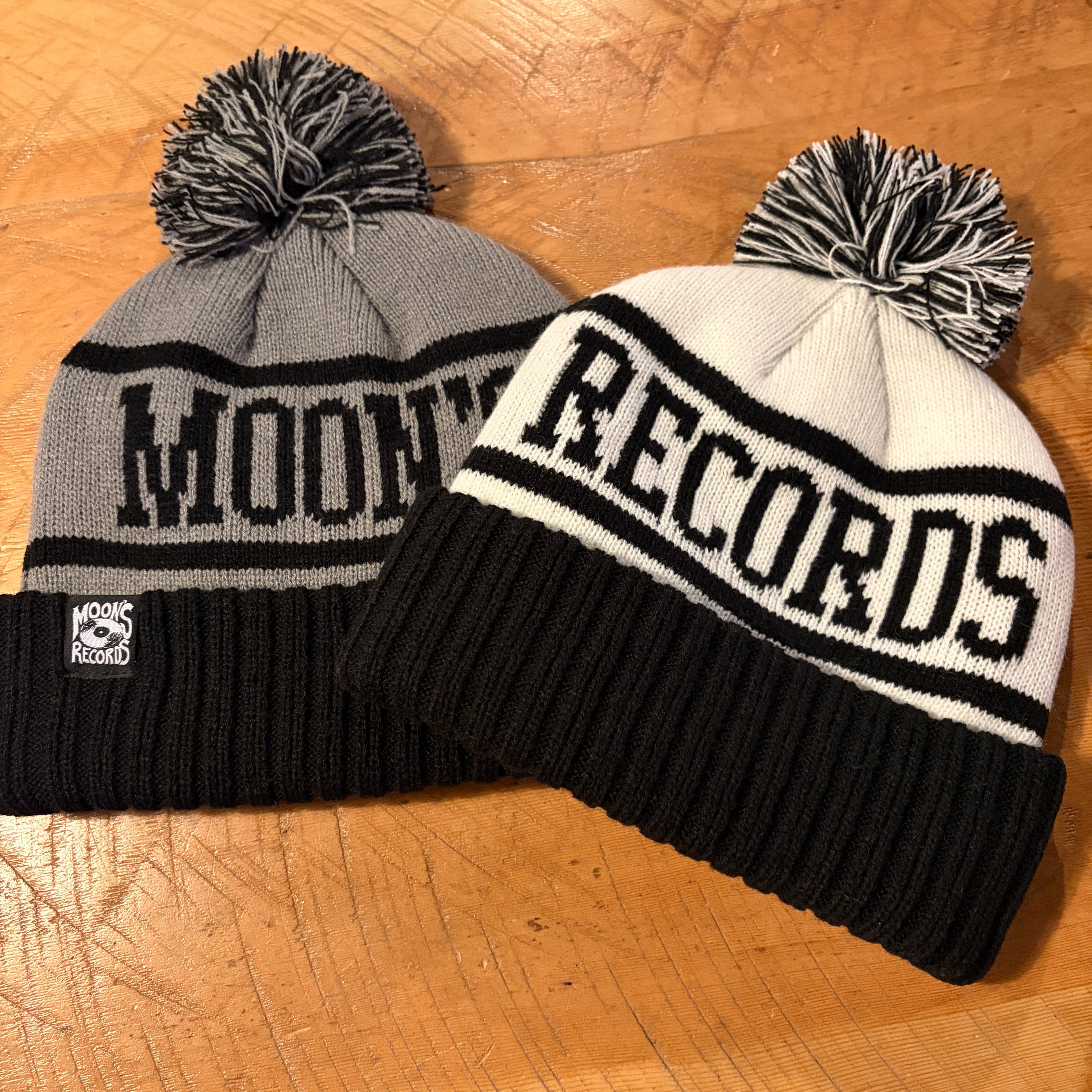 Moon's PomPom Toque