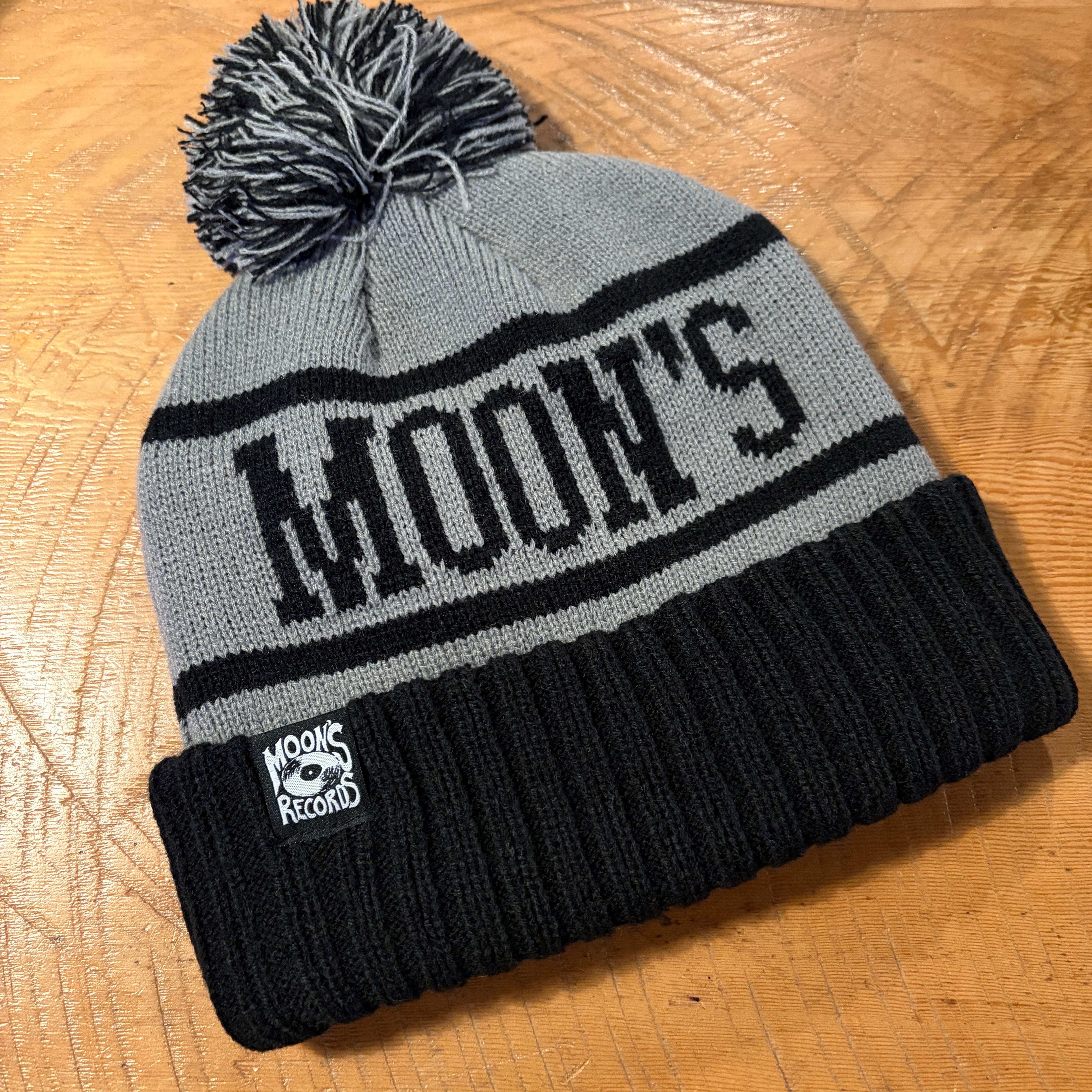 Moon's PomPom Toque