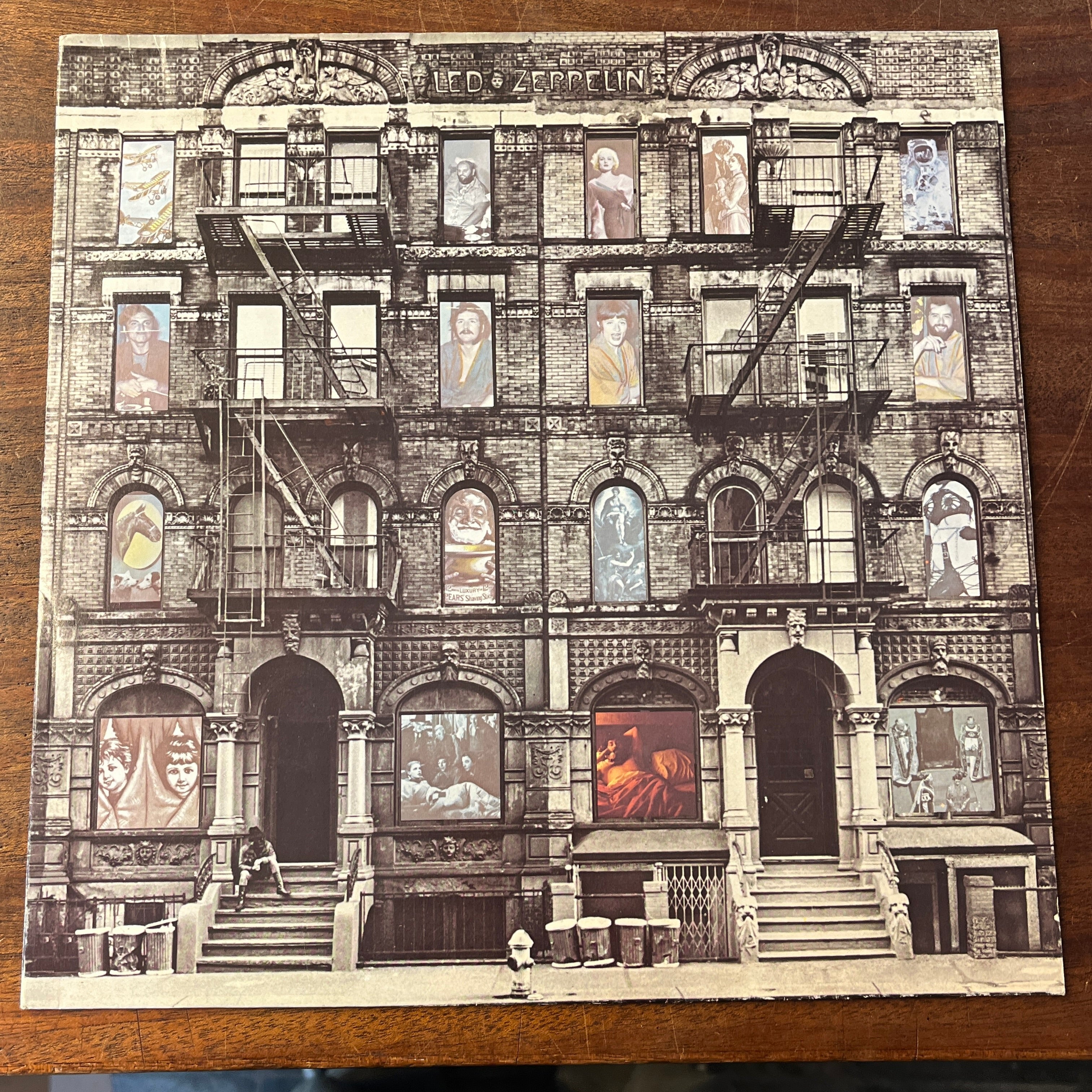 LED ZEPPELIN - PHYSICAL GRAFFITI