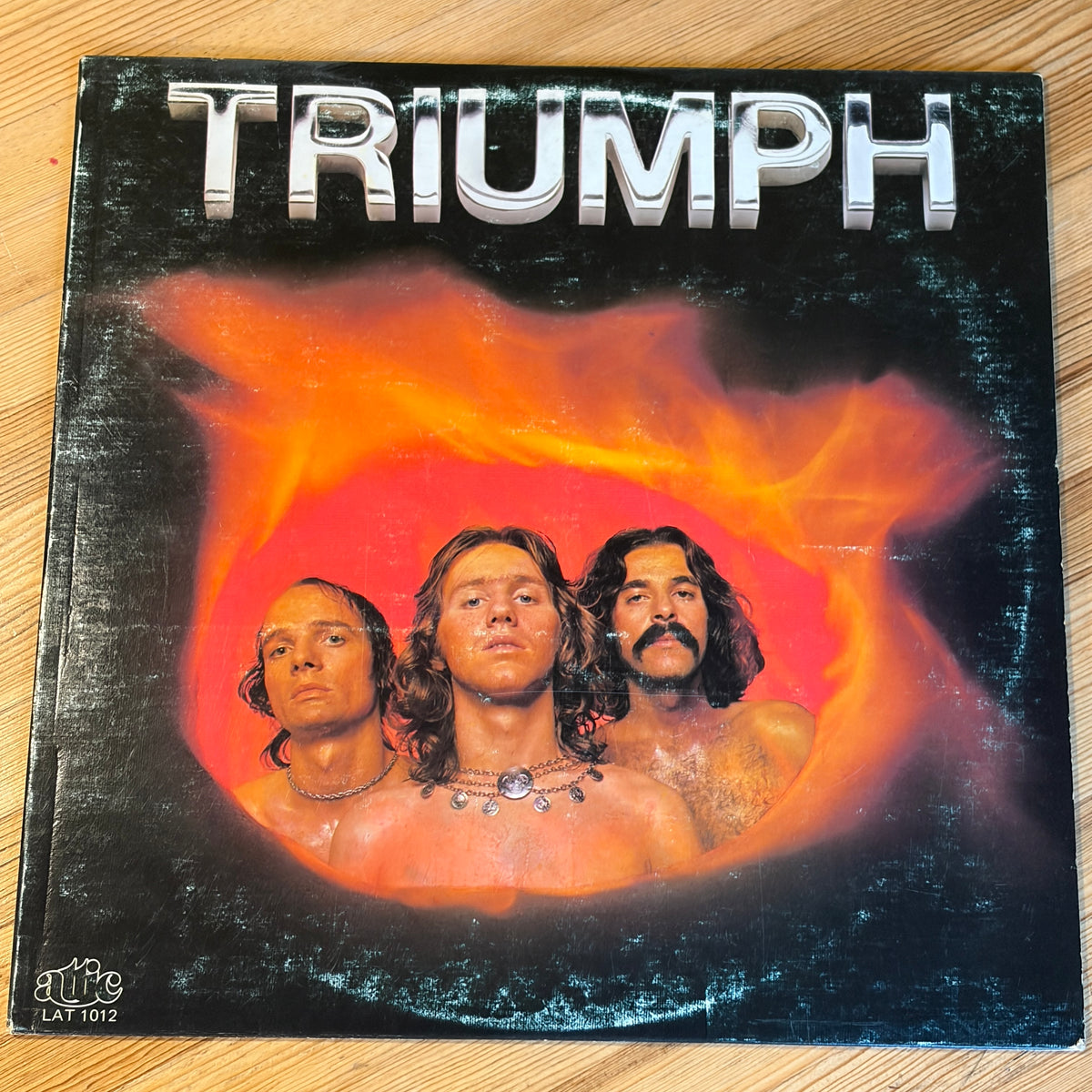 TRIUMPH - S/T