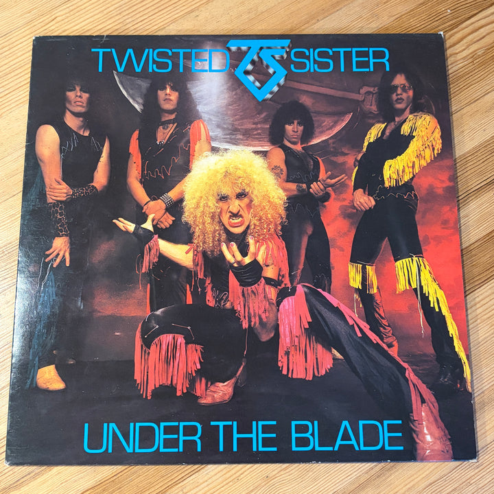 TWISTED SISTER - UNDER THE BLADE